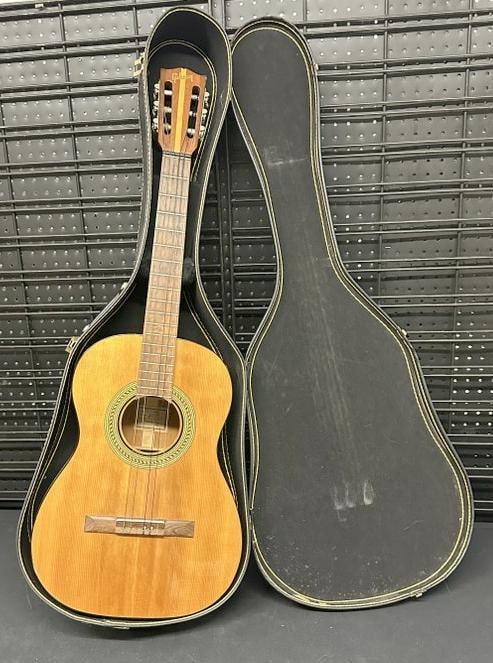 GIBSON C-1 classic 1960's acoustic guitar, in nice clean estate condition, a few small blemishes on: GIBSON C-1 classic 1960's acoustic guitar, in nice clean estate condition, a few small blemishes on one side as pictured, nice and clean, always taken care of, from Musician's family home. Serial Numb