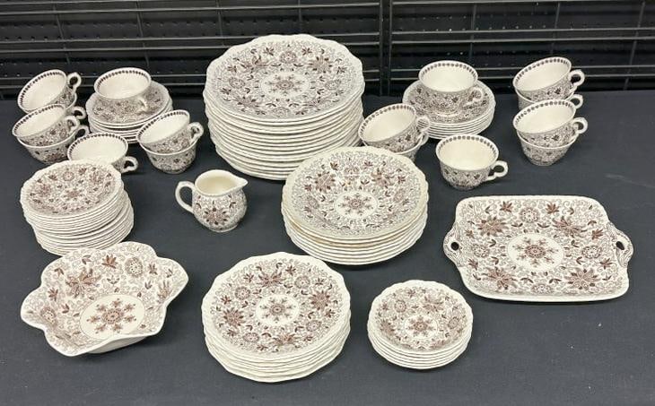 Set of estate MASON'S Ironstone dishes, ( BOW BELL'S ) pattern….a lot there, good lot for a dealer: Set of estate MASON'S Ironstone dishes, ( BOW BELL'S ) pattern….a lot there, good lot for a dealer to sort out….very nice overall condition.