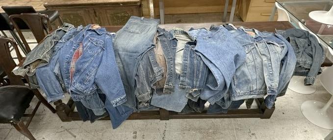 Big lot estate denim ware, (28) pcs. Total, overalls, jackets, pants, includes LEVI STRAUSS,: Big lot estate denim ware, (28) pcs. Total, overalls, jackets, pants, includes LEVI STRAUSS, CARHART, DICKIES, WRANGLER & others…..some in better condition than others, from rough to better….mostl