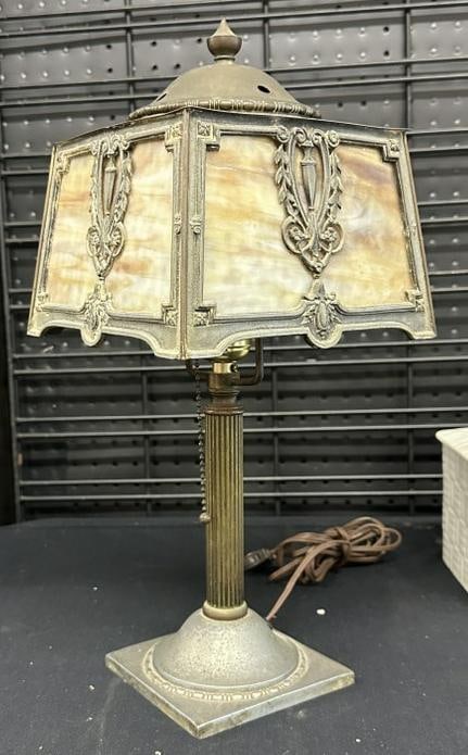 Circa 1910 slag glass table lamp, nice overall condition, measures 17" high.: Circa 1910 slag glass table lamp, nice overall condition, measures 17" high.