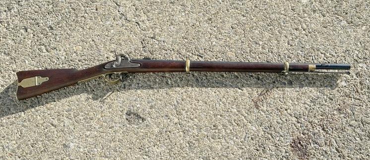 REMINGTON 1863 Zouave 58 cal. Muzzle loading percussion rifle, from same estate collection as other: REMINGTON 1863 Zouave 58 cal. Muzzle loading percussion rifle, from same estate collection as other Civil War related firearms and autographs from Pennsylvania estate. In nice estate condition, brass