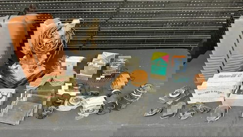 Vintage CAMERA lot to include REVERE projector in nice condition with hard case, 35 mm camera