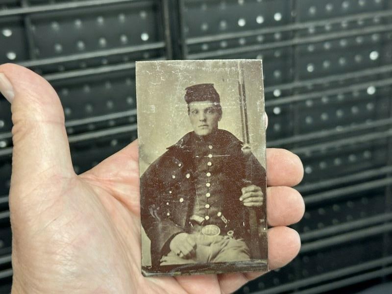 Tintype, 3 7/8?? x 2 ¼?? of Union soldier with rifle, knife and pistol in belt.: Tintype, 3 7/8” x 2 ¼” of Union soldier with rifle, knife and pistol in belt.