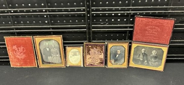 Lot of 4 daguerreotypes, 2 Half-Plates, 1 Quarter-Plate, and 1 Sixth-Plate: 1)