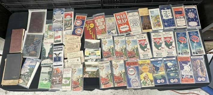 Lot of older road maps, and travel booklets, good lot for a dealer to sort out…..most all in: Lot of older road maps, and travel booklets, good lot for a dealer to sort out…..most all in sleeves….