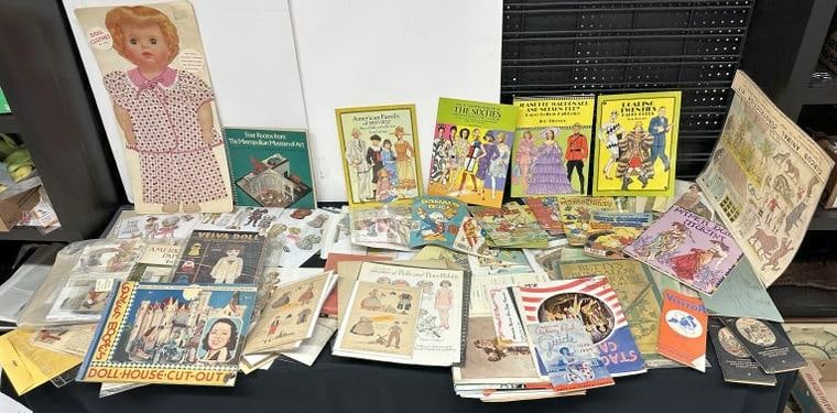 BIG lot PAPER DOLLS & other mixed ephemera to include comic books, travel, etc. A lot of Paper doll (1 of 5)