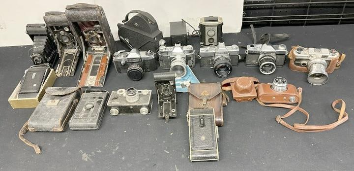 Estate lot CAMERAS, some in better condition than others, just as we found them, 35 mm, folding (1 of 9)
