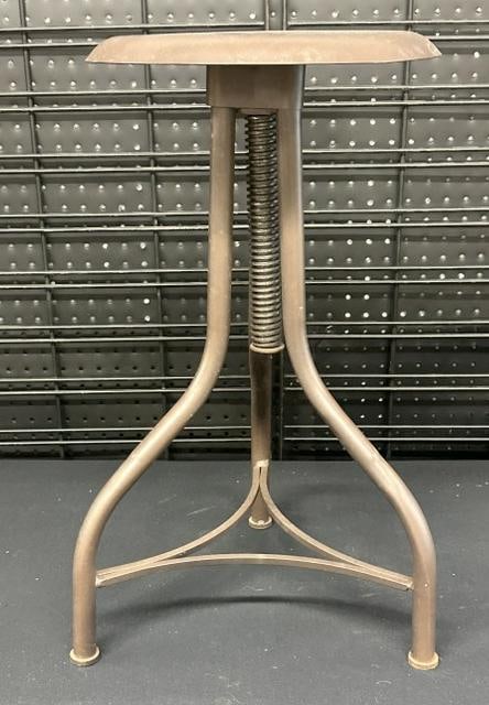 Contemporary metal swivel base stool, nice condition.: Contemporary metal swivel base stool, nice condition.