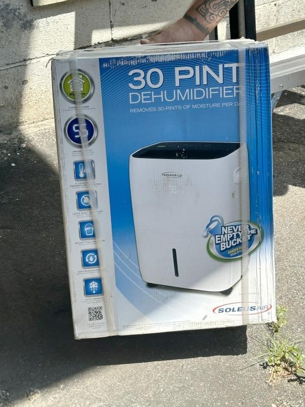 30 pint SOLEUS - AIR 30 pint dehumidifier, new in box….. (1 of 1)