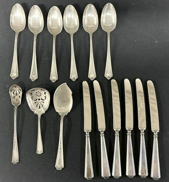 9.85 Troy Ounces estate STERLING SILVER, including (6) matching spoons, etc. ( We figured a 1/2 (1 of 2)