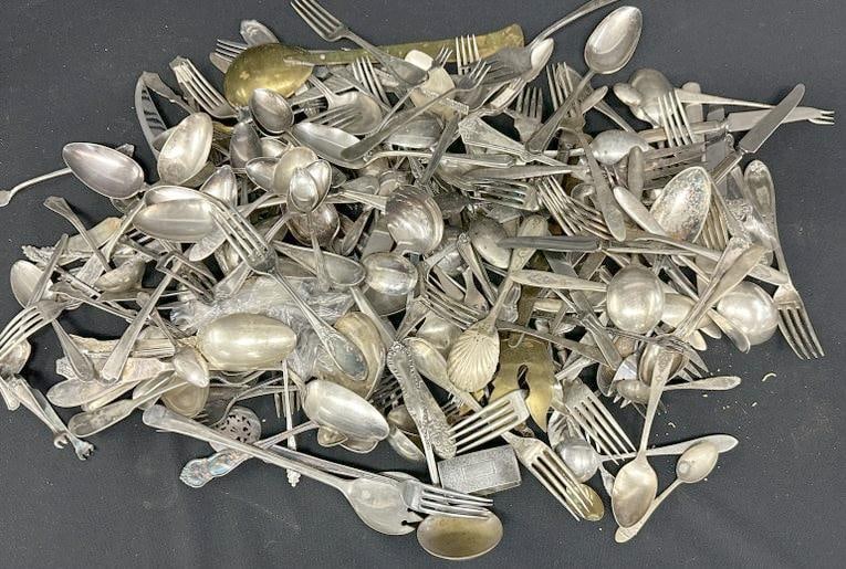 Large lot misc. older estate SILVERPLATE flatware, good lot for a dealer to sort out…. (1 of 2)