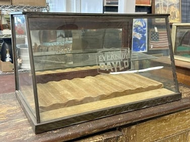 Circa 1900 EVEREADY DAYLO flashlight conter top display case, with insert to hold flashlights, and
