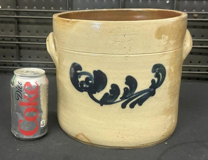SMITH & DAY NORWALK, CON. Stoneware decorated crock, nice overall condition, measures 8.75" high x: SMITH & DAY NORWALK, CON. Stoneware decorated crock, nice overall condition, measures 8.75" high x 9.5" across the top. From wonderful untouched West Hurley, New York estate of old time Antique Dealer