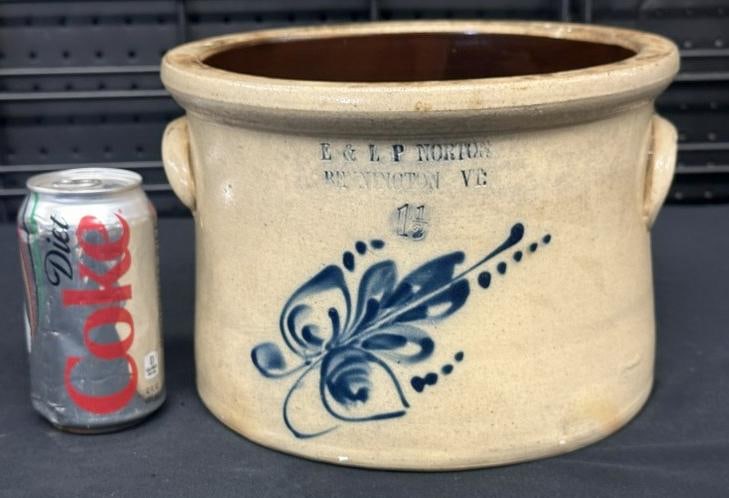 E & L.P. NORTON BENNINGTON VT. 1.5 gallon decorated stoneware crock with flower, nice overall estate (1 of 3)