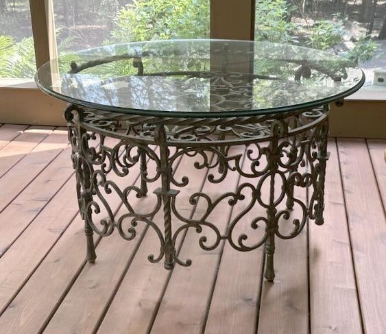Fabulous hand wrought iron round table, with plate glass top, nice estate condition, great (1 of 6)