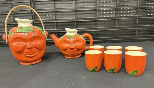 Vintage Japan Moriyama Tomato set to include teapot, 6 cups & cookie jar from local estate, in very