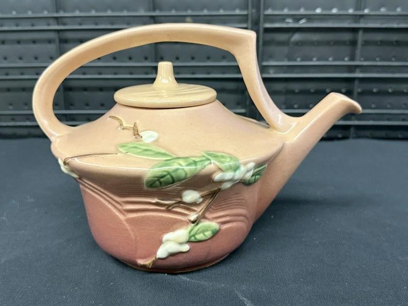 Roseville ( SNOWBERRY ) teapot ( a few small chips on spout ), from local estate, measures 10" (1 of 2)