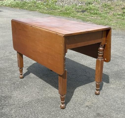 19th century cherry dropleat table with New York leg, from stone house in Stone Ridge, N.Y. (1 of 5)