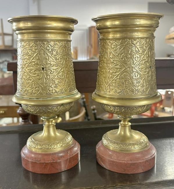 Pair 19th c polished bronze mantel urns on marble bases ( one of the urns is off the base & needs to (1 of 4)