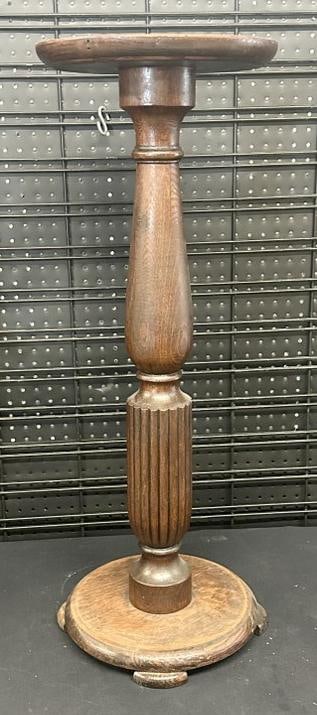 Circa 1910 oak pedestal, structurally sound, from Albany, N.Y. estate, measures 34" high x 12.5": Circa 1910 oak pedestal, structurally sound, from Albany, N.Y. estate, measures 34" high x 12.5" across the top.