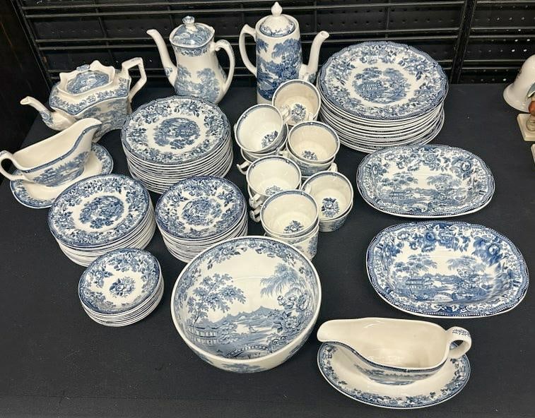 (91) pcs. (CLARICE CLIFF) Royal Staffordshire dinnerware ( TONQUIN ) pattern…..in nice estate