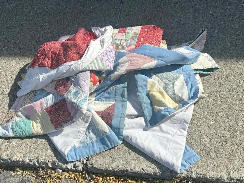 (5) handstitched quilts from local estate, good and clean overall condition. Just as we found: (5) handstitched quilts from local estate, good and clean overall condition. Just as we found them…...some look like single bed and queen size…..