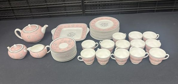 WEDGWOOD PIMPERNEL pattern dessert tea set, from local estate. In nice estate condition, includes