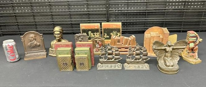 Lot of estate older bookends, mostly singles including a Bradley & Hubbard, good lot for a dealer to