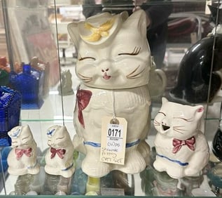 SHAWNEE POTTERY (4) pc. Puss N Boots cookie jar, creamer & salt & pepper shakers, nice estate