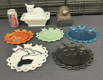CAT lot to include (5) Westmoreland Cat plates, Westmoreland covered milk glass dish with figural
