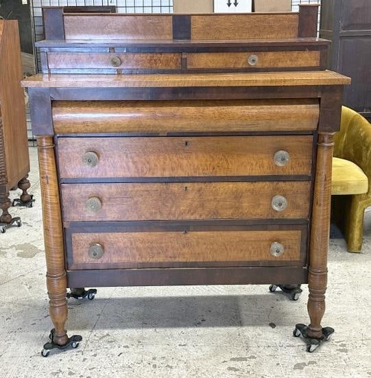 Nice 19th c birdseye maple chest of drawers with backsplash, and wonderful period glass knobs... (1 of 2)