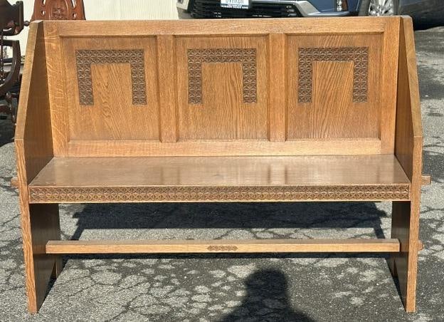 Wonderful carved oak bench with Arts & Crafts feel, structurally sound, from fine home in the Hudson: Wonderful carved oak bench with Arts & Crafts feel, structurally sound, from fine home in the Hudson Valley…..measures 54" wide x 18" deep x 39" high.