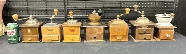(7) vintage table top coffee grinders, from Hudson Valley collection. Includes foreign models (: (7) vintage table top coffee grinders, from Hudson Valley collection. Includes foreign models ( PeDe, GARANTIE FUR JEDES, Columbia, De Ve, Mr. Dudley & Teleflora ). Good overall condition, just as we