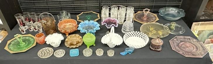 BIG estate lot older glassware, includes dessert plates, glasses with horses, set 1950's glasses in: BIG estate lot older glassware, includes dessert plates, glasses with horses, set 1950's glasses in carrier, carnival glass, frogs, honey holder, hobnail glass baskets, etc. Great lot for a dealer to