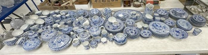 HUGE lot older Asian design blue & white dishes, from Albany, N.Y. estate ( Made in Japan ), covered (1 of 9)