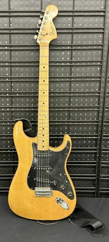 FENDER Stratocaster guitar, Serial Number S772410, no case, nice overall condition, some crackling: FENDER Stratocaster guitar, Serial Number S772410, no case, nice overall condition, some crackling to finish on back, just as we found it…..From Kingston, N.Y. estate of a Musician and recording eng