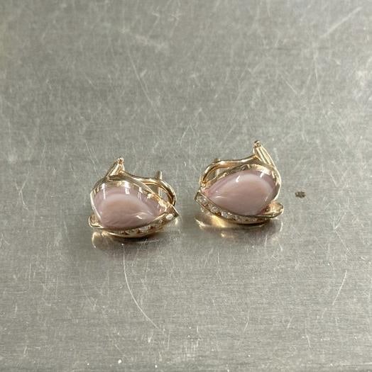 14K diamond & mother of pearl earrings from local estate, fine condition, they weigh 4.1: 14K diamond & mother of pearl earrings from local estate, fine condition, they weigh 4.1 pennyweights…..