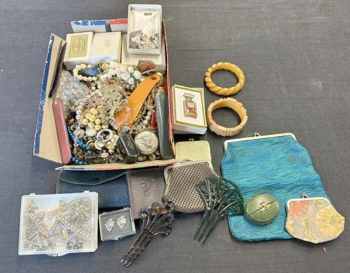Estate lot of vintage costume jewelry and related from local estate, includes nice bakelite: Estate lot of vintage costume jewelry and related from local estate, includes nice bakelite bracelet, etc…..good lot for a dealer to sort out….