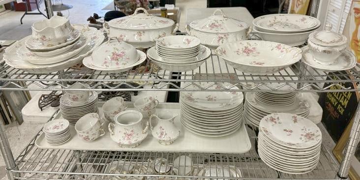 Estate lot Haviland Limoges dishes ( 73 ) pieces and another (20) of a similar pattern, good lot for: Estate lot Haviland Limoges dishes ( 73 ) pieces and another (20) of a similar pattern, good lot for a dealer to sort out….