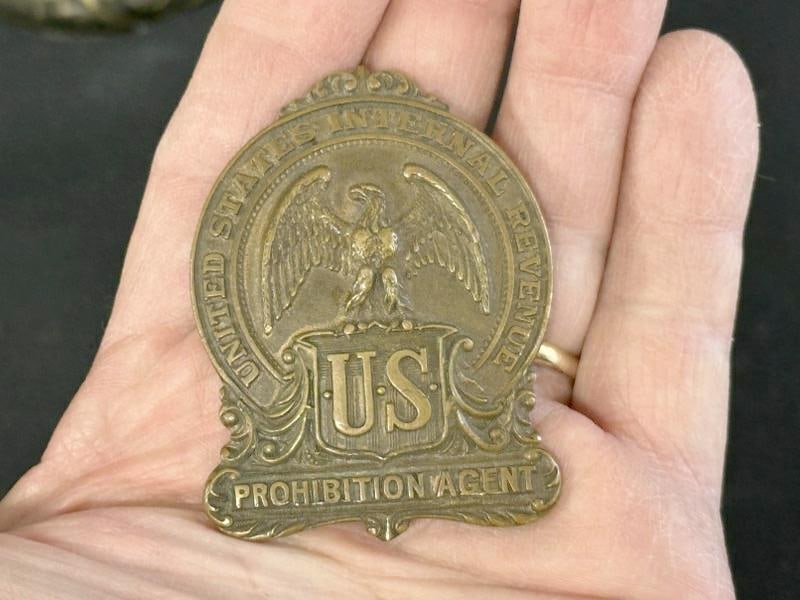 Rare UNITED STATES INTERNAL REVENUE PROHIBITION AGENT badge, from Albany, N.Y. area estate, measures (1 of 3)