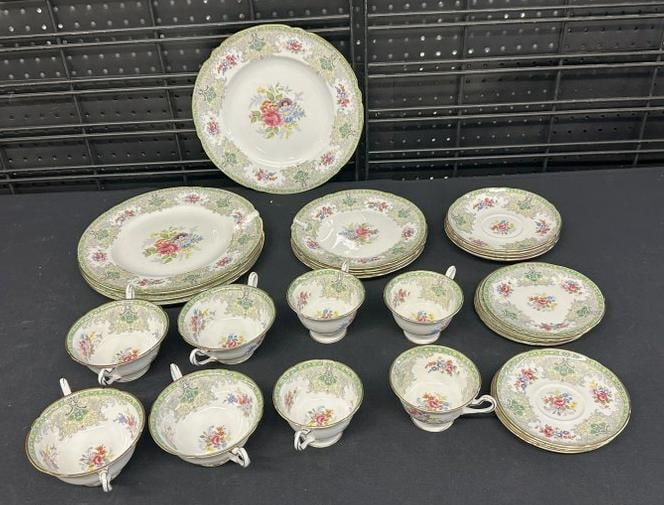 Estate lot SHELLEY Georgian pattern dishes from local estate, nice overall estate condition, (1 of 4)