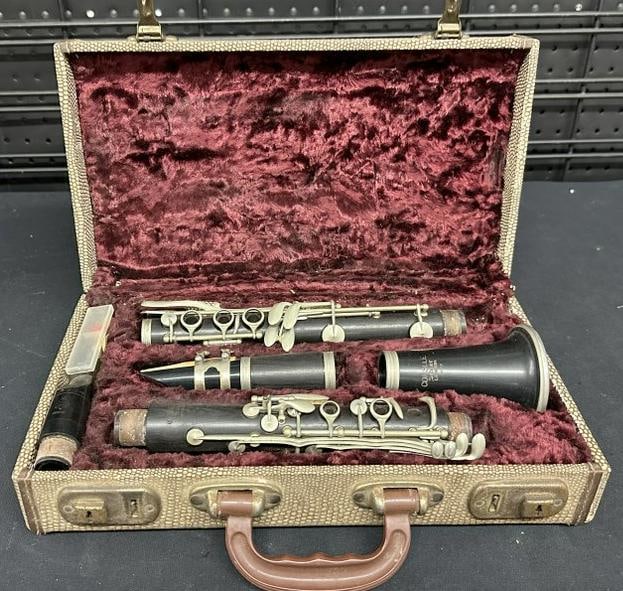 SELMER clarinet in case, all there, from local estate, nice overall condition. Serial Number is (1 of 3)