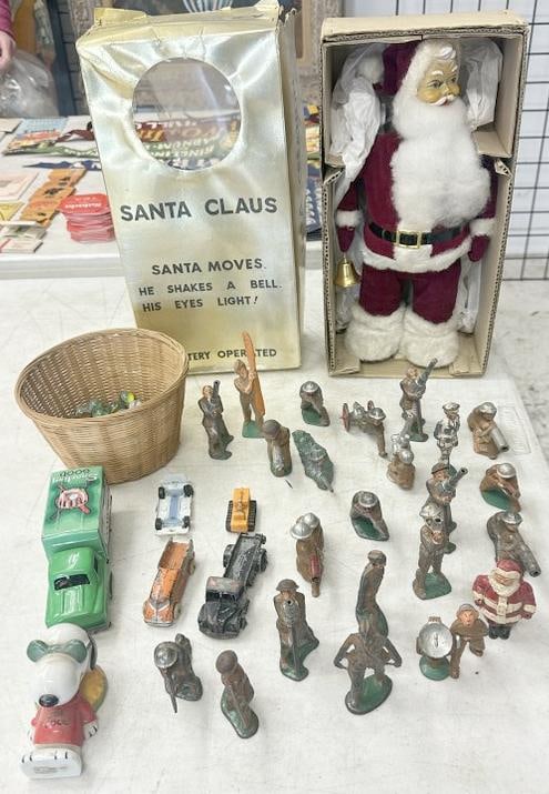 Estate lot older toys to include lead soldiers, Santa, marbles, and battery operated Santa in: Estate lot older toys to include lead soldiers, Santa, marbles, and battery operated Santa in original box, also 1968 Snoopy figure…...just as we found them condition….