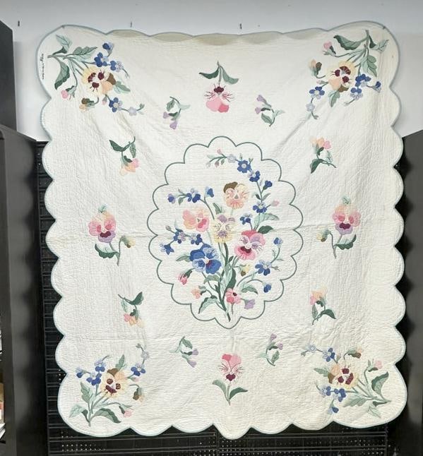 Signed and dated ( 1948? ) floral applique quilt with scalloped borders, from estate in Albany, N.Y. (1 of 2)