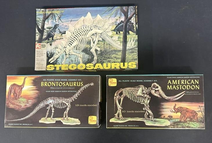 (3) vintage Dinosaur model kits, in original boxes, not assembled, instructions intact, as pictured.: (3) vintage Dinosaur model kits, in original boxes, not assembled, instructions intact, as pictured.