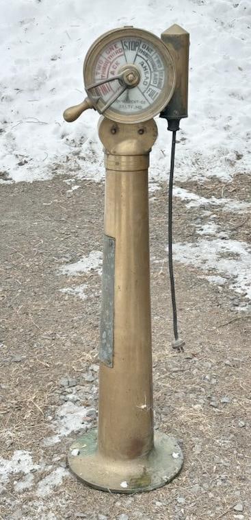 KIRK-HABICHT CO. Ships engine order telegraph, heavy brass, nice overall condition, from Hudson: KIRK-HABICHT CO. Ships engine order telegraph, heavy brass, nice overall condition, from Hudson Valley estate. Measures 39" high.