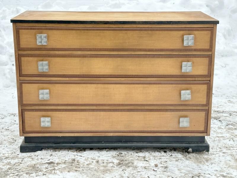 Mid Century Modern (4) drawer chest with wonderful design knobs, from nice estate in Hudson Valley,: Mid Century Modern (4) drawer chest with wonderful design knobs, from nice estate in Hudson Valley, structurally sound, ( top has faded from dresser scarf on it over the years ), measures 46" wide x 2