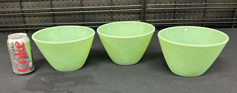 (3) FIRE KING Jadeite mixing bowls, all the same size, very nice condition, no damage, they measure: (3) FIRE KING Jadeite mixing bowls, all the same size, very nice condition, no damage, they measure 4 7/8" high x 7.75" across. From local estate in Hudson Valley…..