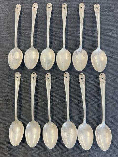 STERLING SILVER (12) INTERNATIONAL Spring Glory pattern teaspoons, nice estate condition, they weigh (1 of 5)