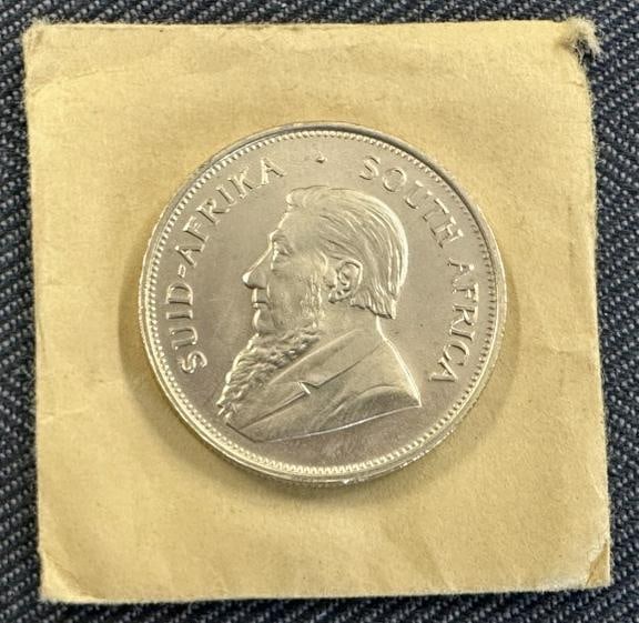 1975 1 ounce fine gold KRUGERAND, from fine estate of jewelry, silver and gold we are selling. In: 1975 1 ounce fine gold KRUGERAND, from fine estate of jewelry, silver and gold we are selling. In very nice condition.
